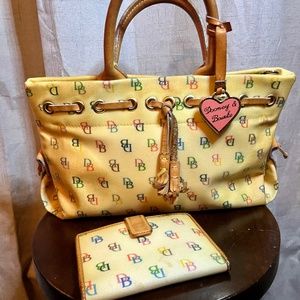 Vintage Y2K Dooney & Bourke light tan yellow rainbow logo handbag small yellow